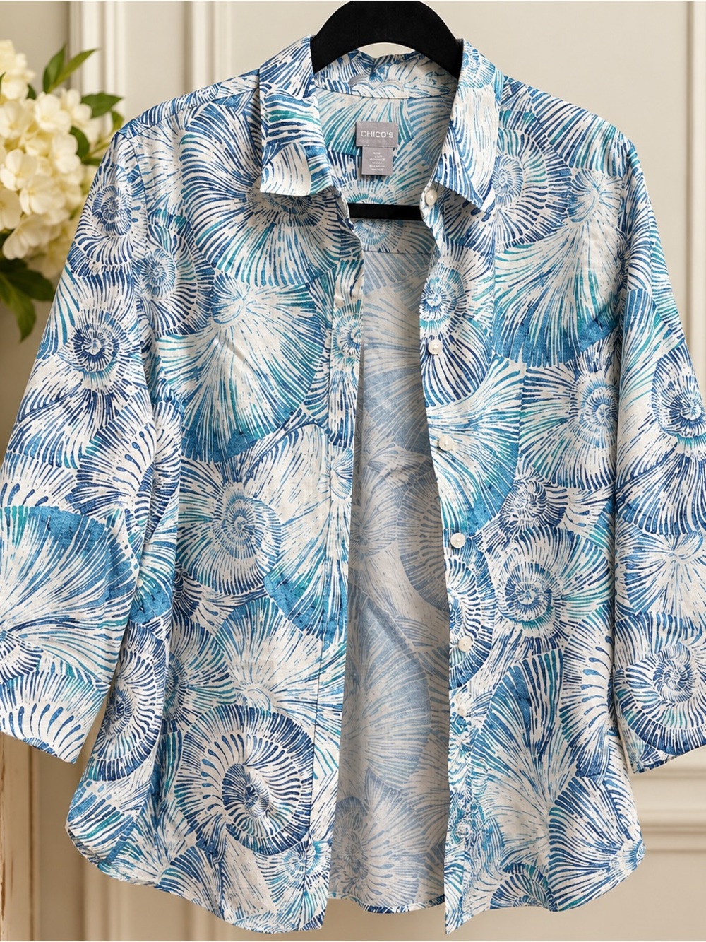 Chico's Blue and White Shell-Print Button-Front shirt